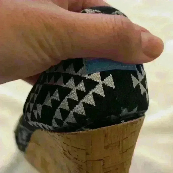 Tom’s Printed Wedges - Picture 8 of 8